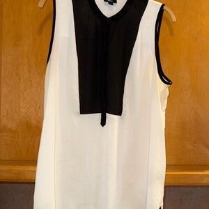 Mossimo sleeveless top